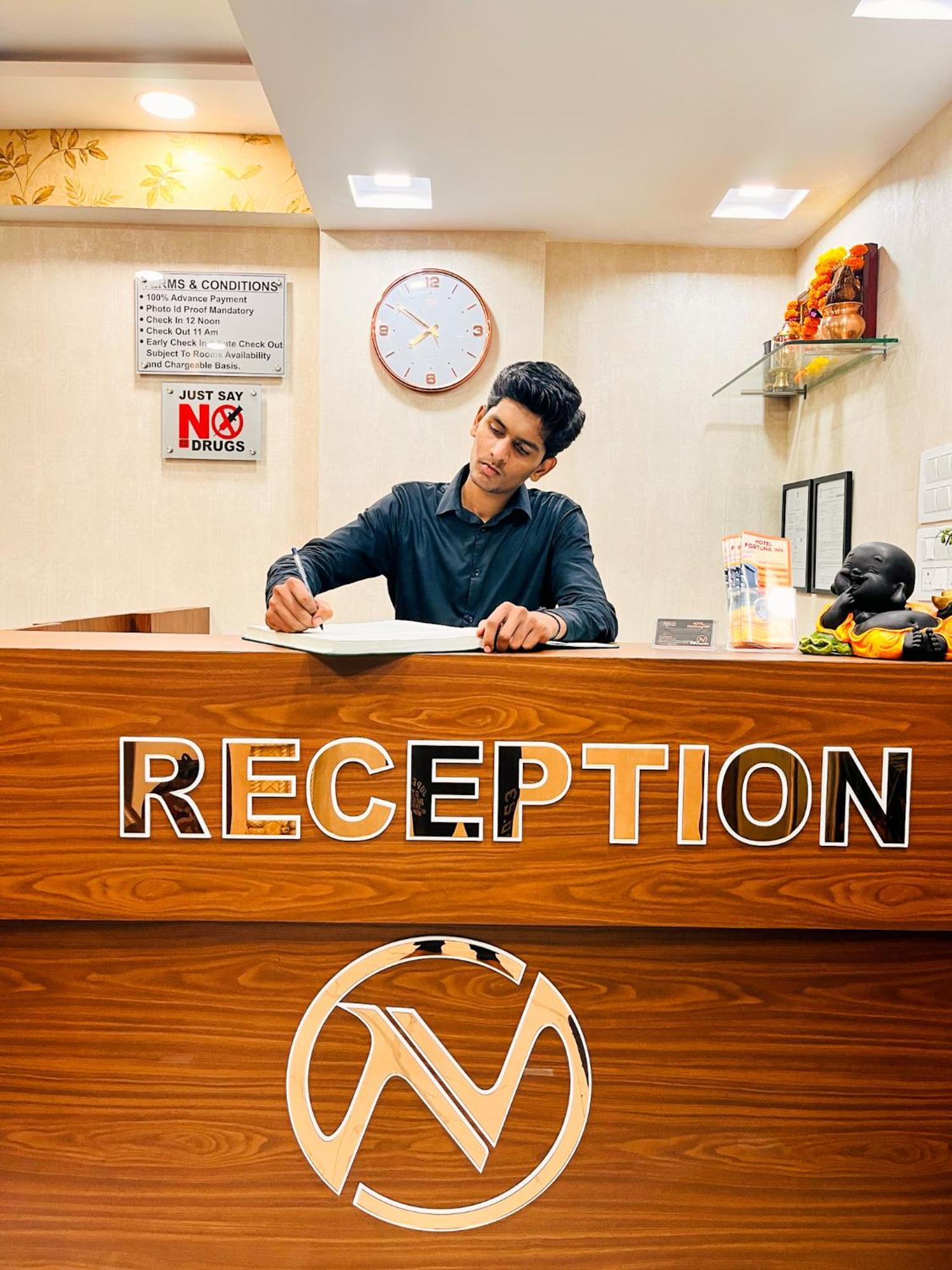 Fortuna Inn Manage By Sn Hospitality Navi Mumbai Buitenkant foto